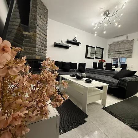 Katsaras House 3 Cozy Bedrooms Daire Kremastí